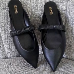 NEW! Michael Kors Raleigh black flat leather mule